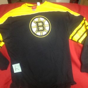 - NHL Boston Bruins long sleeved tshirt